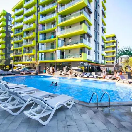 Azizi Premium - Pool & Alezzi Apartament