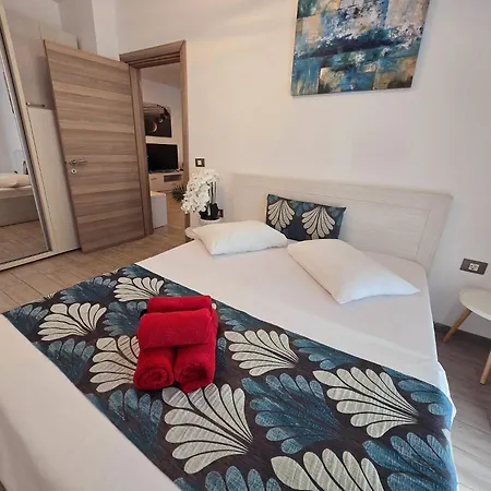 Azizi Premium - Pool & Alezzi Apartament Năvodari