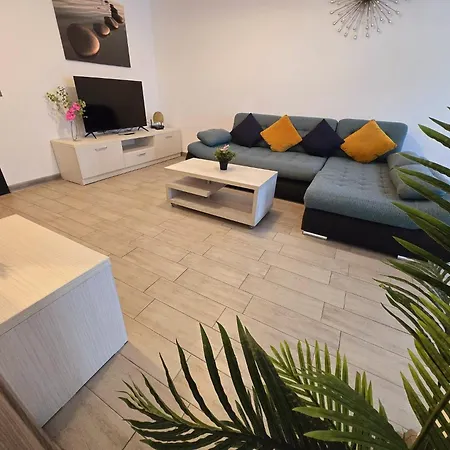 Apartament Azizi Premium - Pool & Alezzi Năvodari