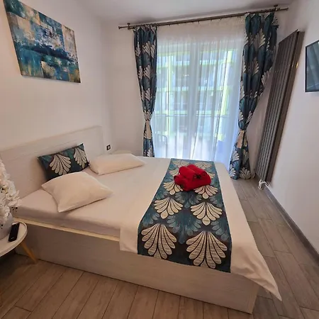 Azizi Premium - Pool & Alezzi Apartament Năvodari