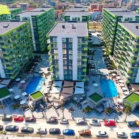 Azizi Premium - Pool & Alezzi Apartament Năvodari