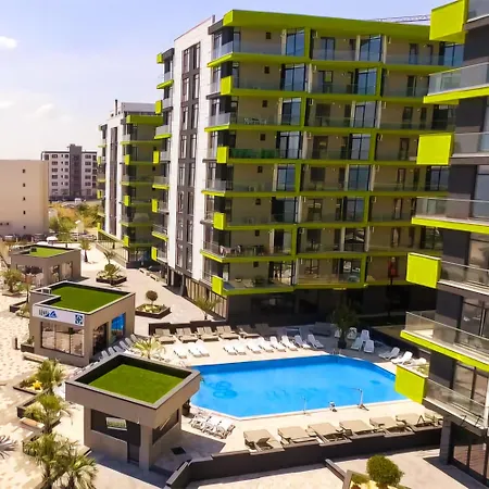 Azizi Premium - Pool & Alezzi